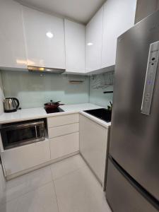 1 Br High Floor, BKK Hospital, Nightlife
