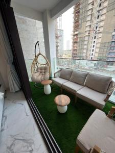 Entire Smart Home, Pool & Gym, Downtown 10 mins