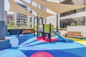 Entire Smart Home, Pool & Gym, Downtown 10 mins