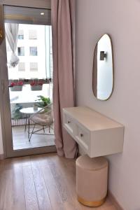 chic two bedrooms home one minute to the beach