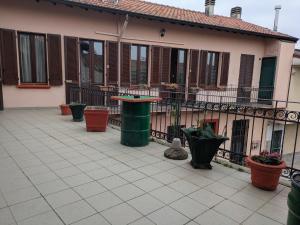 Corte Meneghina-short stays