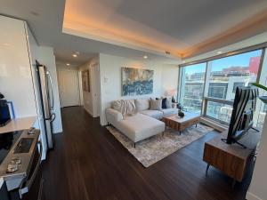 Waterfront large 2 BR & 2 Bath with 6 appliances
