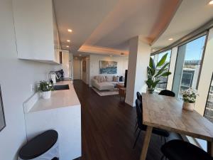 Waterfront large 2 BR & 2 Bath with 6 appliances