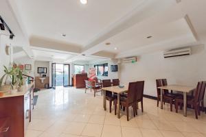 RedDoorz Plus at Buah Batu