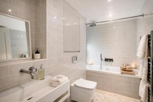 Sweetdreams Residences Portfolio - Stylish Fully equipped with workspace in Westminster Across The Park and Canal Side W2, W9, NW8 - Perfect for long stays! By Ricky & Giustina