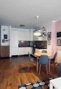 Central Garden downtown apartment