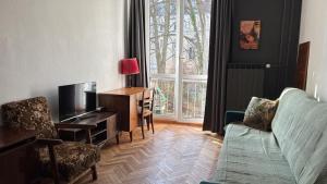 Beautiful Vintage Apartment in Old Mokotow District