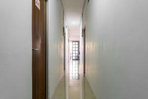 RedDoorz @ Kebon Kacang