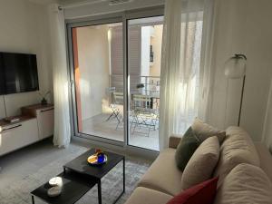 Les Terrasses dAntibes - 2BR Duplex with Terrace