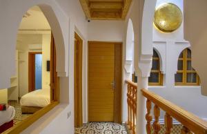 Riad Houcinewayback