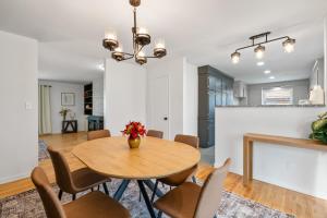 Gorgeous 3 bed 3 bath home with 2 car garage