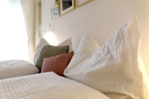 Modern Wengen Studio - Ski-in, Ski-out - by Wengen Rentals