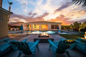 Villa in Gated Estate w Pool, Spa, Putting Green