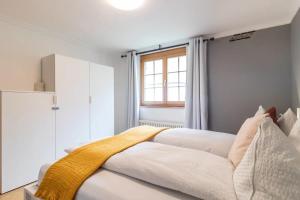 Spacious 1BR Apartment - Ski-in, Ski-out - by Wengen Rentals