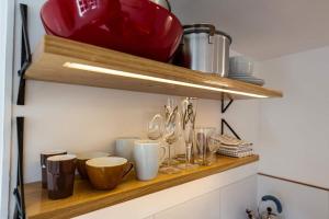 Sunny Bijou Studio - Ski-in, Ski-out - by Wengen Rentals