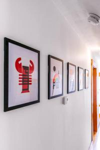 Bright Upper-Level Retreat - Parking + Deck