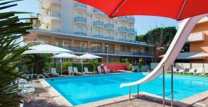 Nautilus Hotel Family