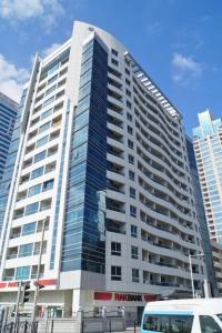 Fully Renovated and Furnished I Complete Modern Facilities I Near Metro and JBR Beach