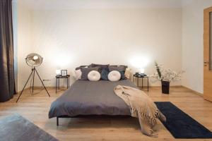 Central 4-Bedroom Apartment - Gertrudes Street