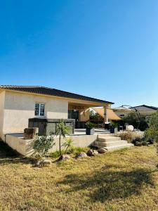 villa avec jacuzzi privé proche plage