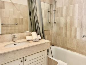 Appartement 2 Pièces avec Climatisation, 4 Couchages, à 100m de la Plage - FR-1-252A-33