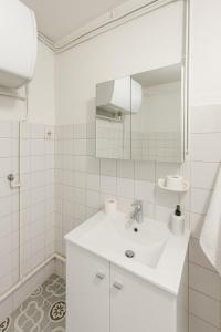 Bright Apartment in Saint-Denis Walk to Stadium