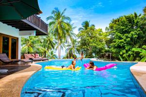 Villa Vadee - Entire Private Villa, 4 Bedrooms, Large Swimming Pool, Ocean View