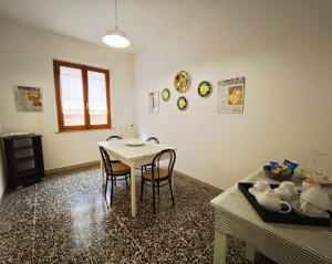 Lovely Balcony San Gimignano Apartments