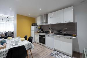 Confortable appartement 4 étoiles avec parking à seulement 150m des thermes de Bains-les-Bains