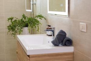 Walee 2 - 3BR Pool Villa - Walking Distance to the beach by MO Estate