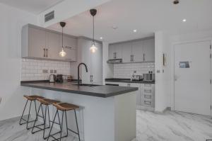 Beachfront Studio JBR - Murjan 2 by Home Of Choice