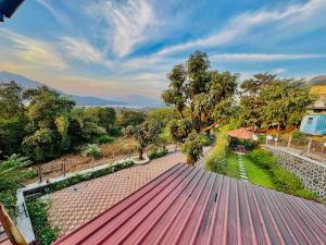 Yatri Lakeview Villa