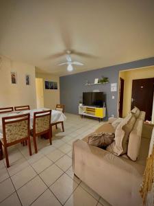 Apartamento a 50m da praia da Enseada - 3 quartos