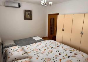 Rooms With Lake View and Balcony & Free Parking