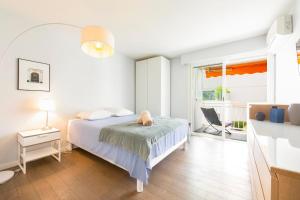 Modern apartment 2 bedrooms1 bathroom quiet terrace in a palm beach area