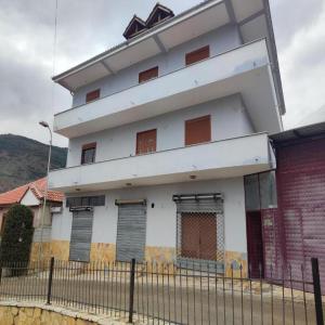 Double and Triple Rooms With Lake View