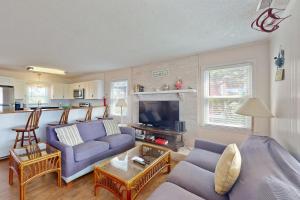 Charming coastal dog friendly apartment near the beach
