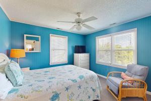 Charming coastal dog friendly apartment near the beach