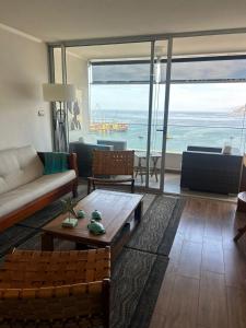 Departamento con hermosa vista al mar en primera línea al Puerto de Iquique