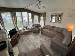 Golden Anchor, 8 Berth Caravan on Buttercup Meadows in Chapel St Leonards