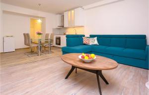 Amazing Apartment In Stobrec With Wifi