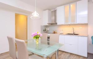 Amazing Apartment In Stobrec With Wifi