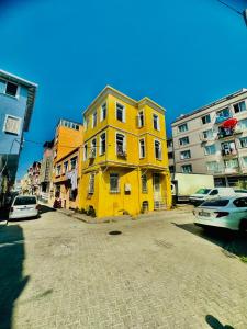 cozy yellow home -1