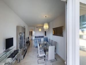 Cozy Elviria Beachside Apartment
