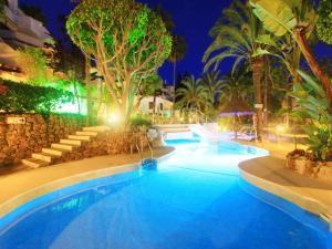Beachfront Penthouse with Pool Access