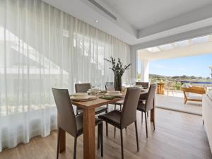 Spacious Apartment for 4 with Solarium