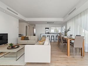 Spacious Apartment for 4 with Solarium