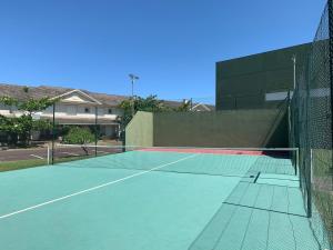 Casa condomínio com excelente estrutura, 500m mar