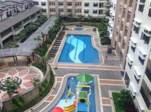 Cozy 1BR Cubao Condo Manhattan Parkview City View