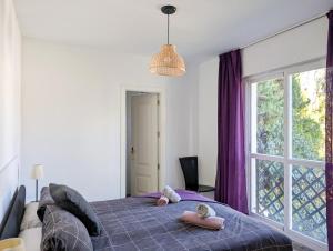 Puerto Banus! Sunny 2 bedroom w pool & terrace